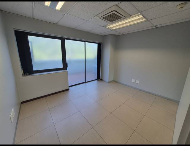 325M² OFFICE TO LET IN WOODMEAD